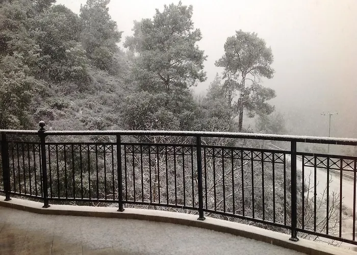 Ta Spitakia Tis Theodosias