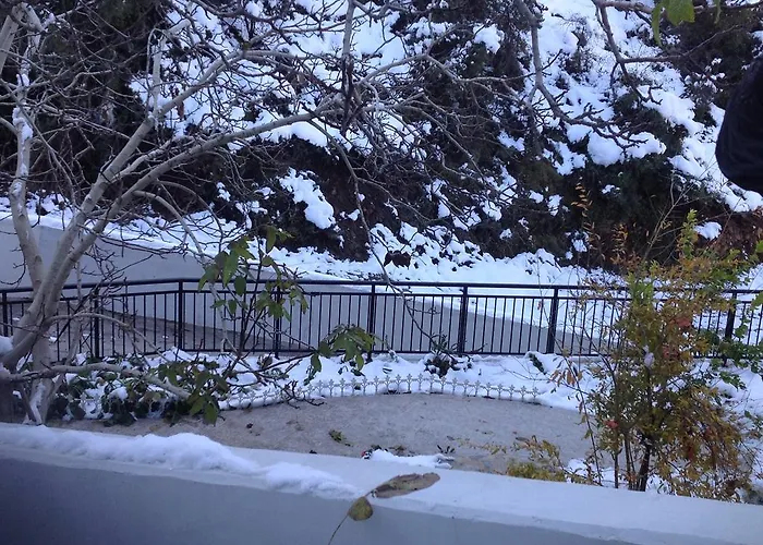 Ta Spitakia Tis Theodosias Kalopanagiotis