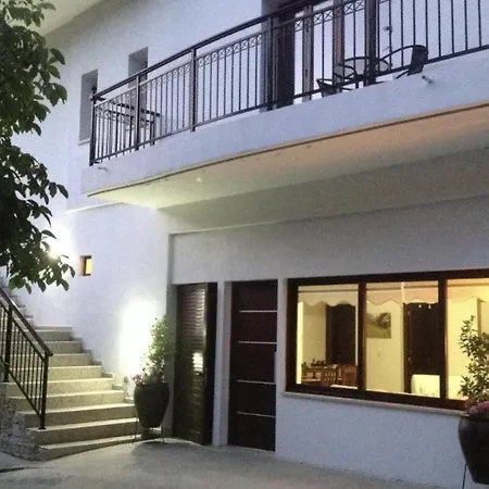 Ta Spitakia Tis Theodosias Apartment Kalopanagiotis
