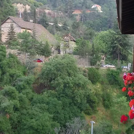 Ta Spitakia Tis Theodosias * كالوبانايوتيس