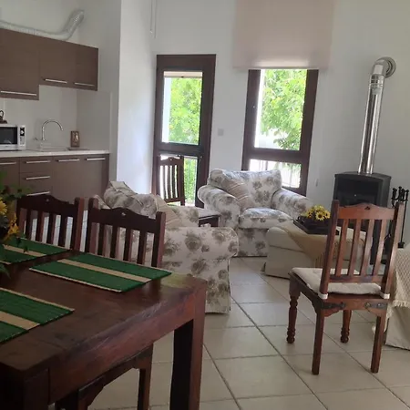 Ta Spitakia Tis Theodosias