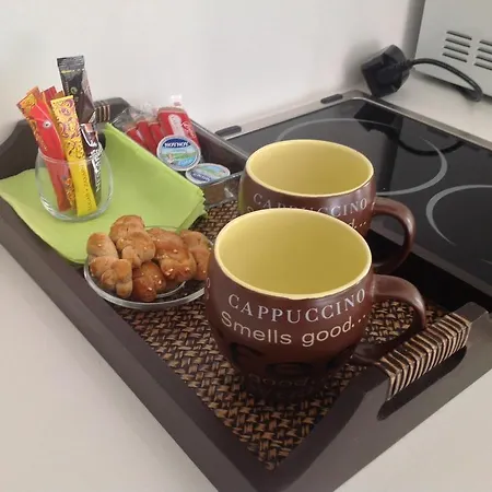 Ta Spitakia Tis Theodosias كالوبانايوتيس