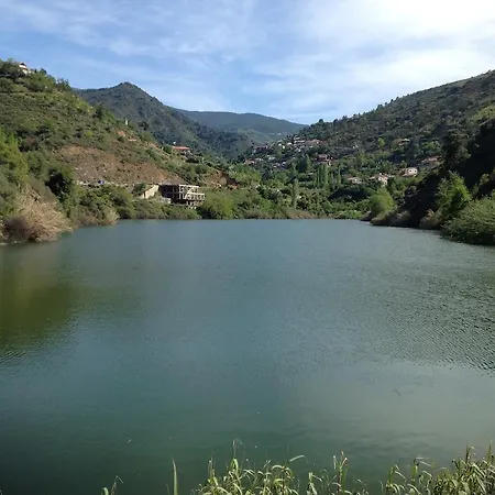 شقة Ta Spitakia Tis Theodosias كالوبانايوتيس