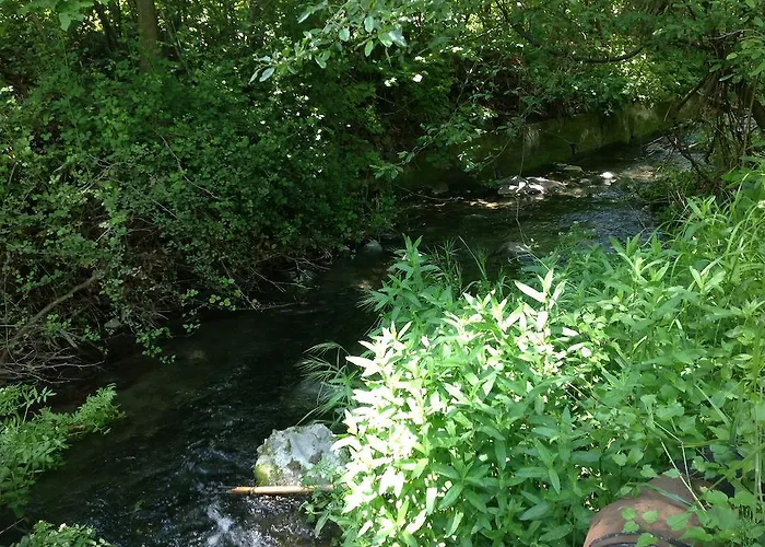 Ta Spitakia Tis Theodosias * Kalopanagiotis